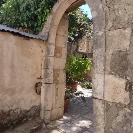Sofita With Tzakouzi Villa *