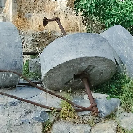 Sofita With Tzakouzi Villa Maroulás